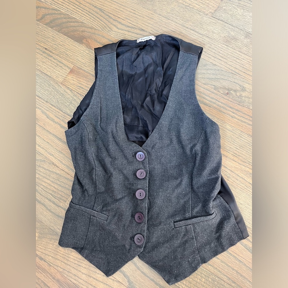 sweater vest!